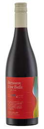 Between Five Bells Pinot Wine 2021`